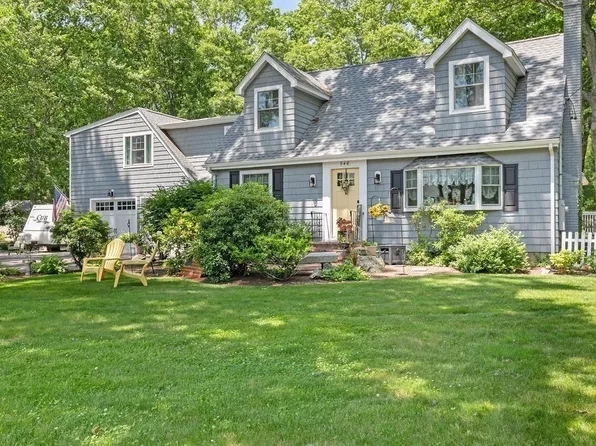 546 Towne St, North Attleboro, MA 02760
