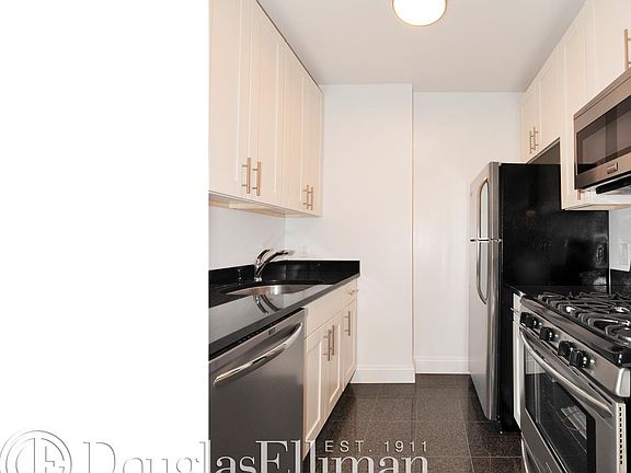 5th image of 74 E 79th St APT 2C