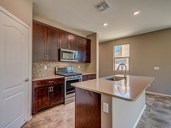 3rd image of 6232 N Catalano Villa Pl