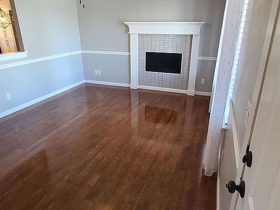 4th image of 3511 E Emelita Ave