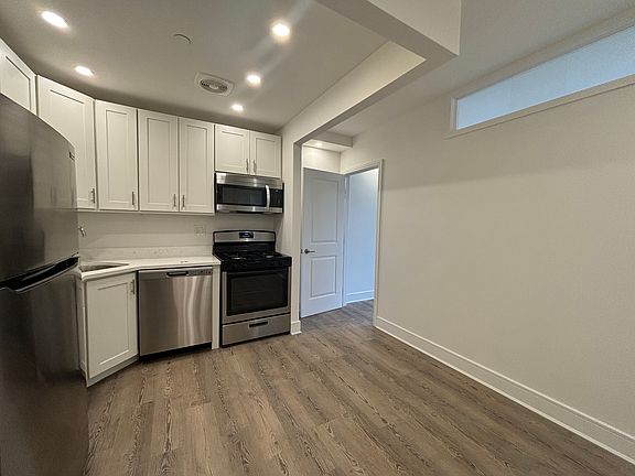 2nd image of 45 W 81st St #10D