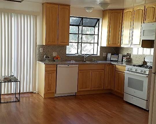 2nd image of 852 Maple Ave
