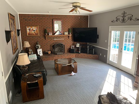 3rd image of 334 Dunnavant Ln