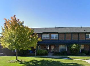 1535 Longeaton Dr, Columbus, OH 43220