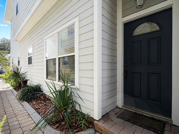 3rd image of 819 6th Ave S