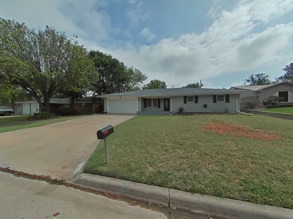 13 NW 58th St, Lawton, OK 73505