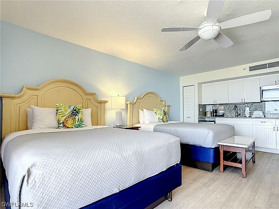 4th image of 140 Estero Blvd #2506