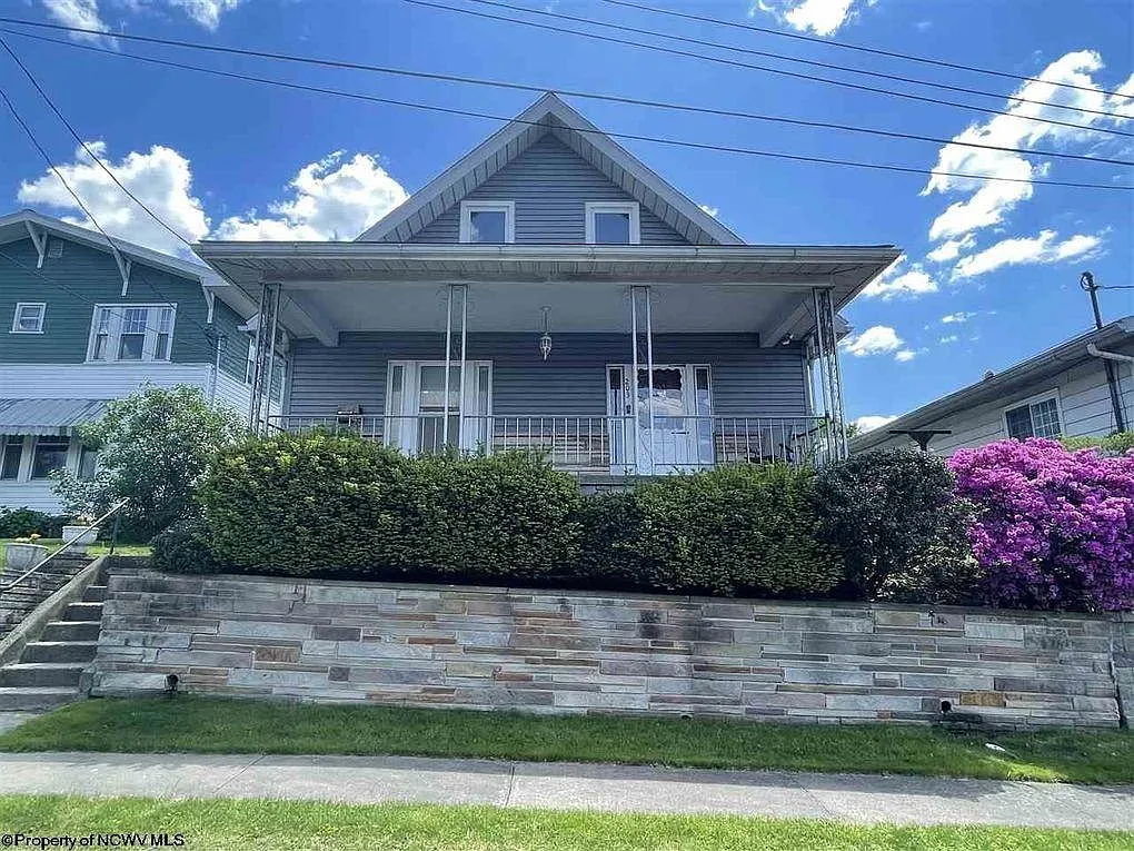 203 Highland Ave photo 1