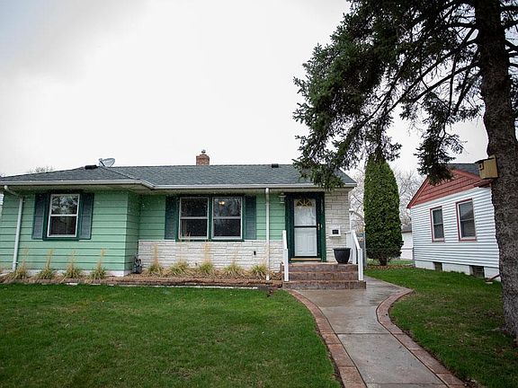 3rd image of 1687 Nebraska Ave E
