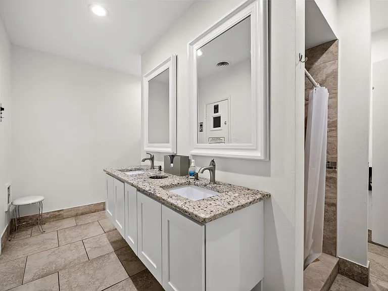 2763 Woodgate Ln #301 — Photo 22