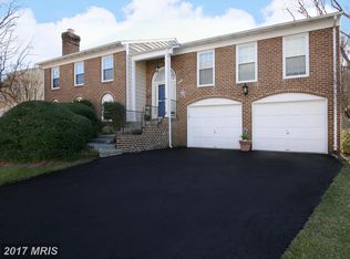 10951 Adare Dr, Fairfax, VA 22032