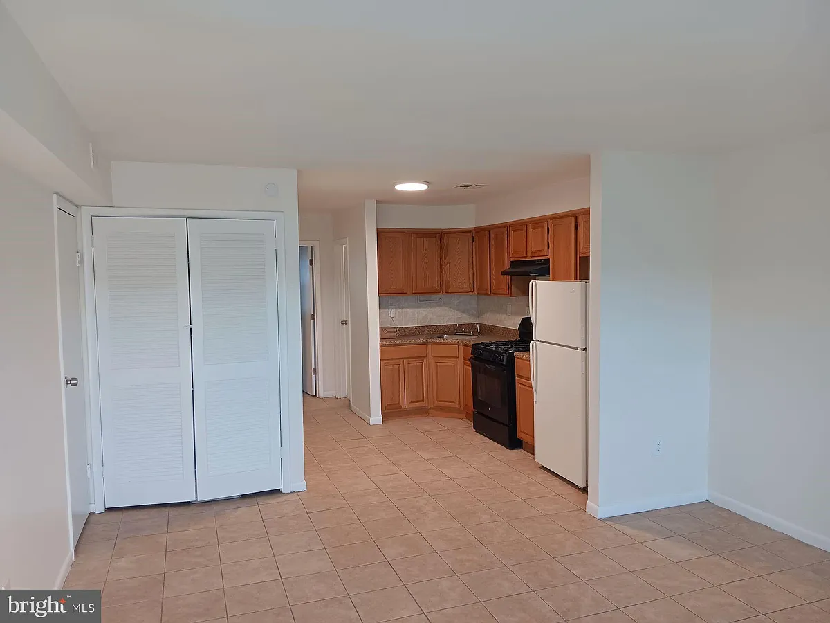 Building Photo - 5304 Jackson St #1