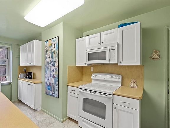 4th image of 13600 Shaker Blvd APT 504