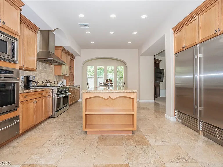 12097 Oakland Hills Dr — Photo 4