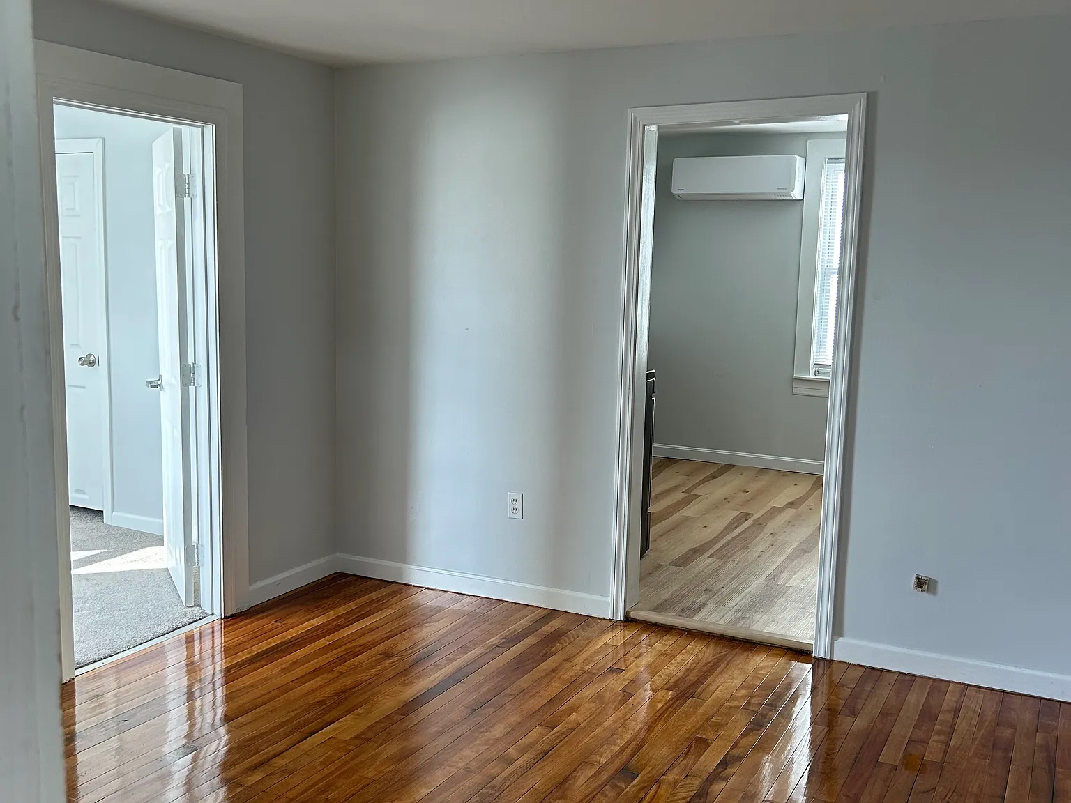 3 bed, 1.5 bath, 1980 sqft, $2,300 — Photo 2