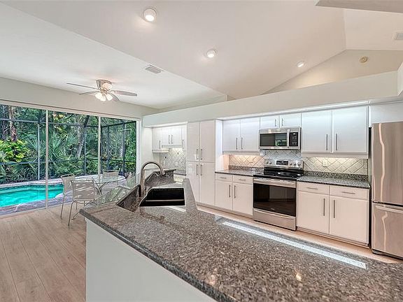 4th image of 2929 SANDRINGHAM PLACE