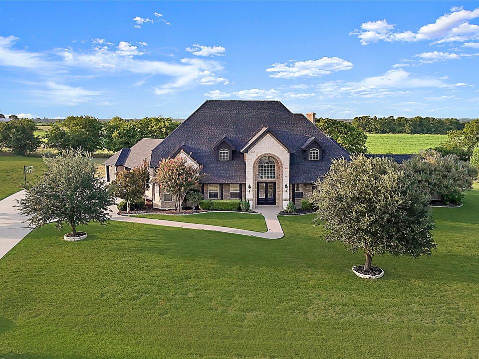 1st image of 4701 Lake Dr