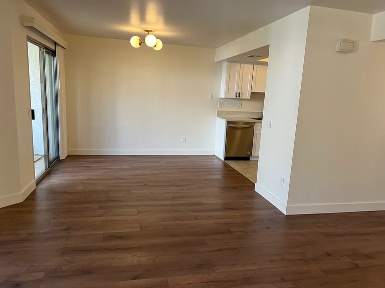 18408 Hatteras St — Photo 15