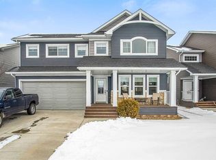 704 S Stonehaven Dr, Carstairs, AB T0M 0N0