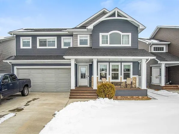 704 S Stonehaven Dr, Carstairs, AB T0M 0N0