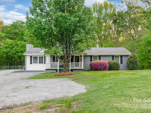 1106 University Dr, Lancaster, SC 29720