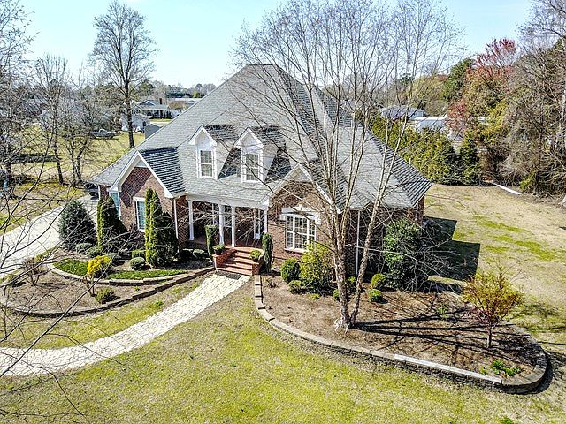 1st image of 913 Stoneybrook Dr