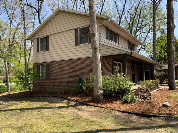 44 Shorewood Dr S, Danville, IL 61832