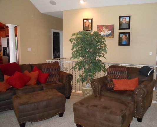 2nd image of 1616 Pleasant Valley Dr