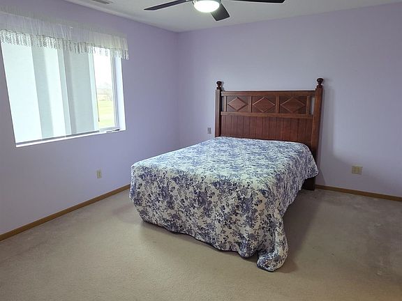 4th image of 820 1st St NE APT 109