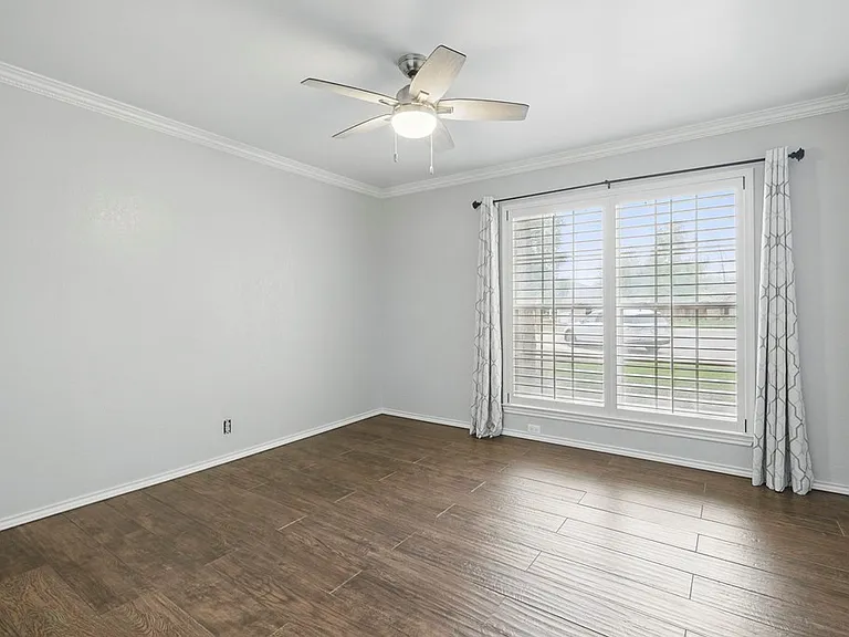 2404 Goddard Ct — Photo 18