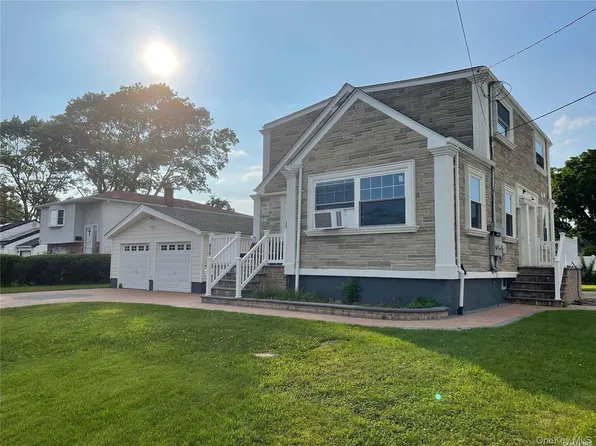 918 10th Street, West Babylon, NY 11704