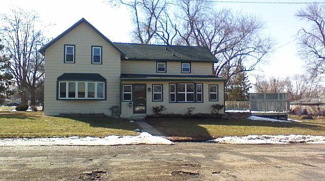 1st image of 400 13th St W
