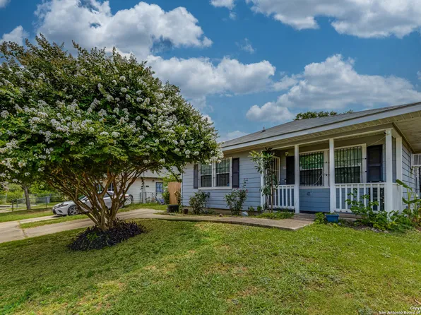 4814 Birdie Ln, San Antonio, TX 78237