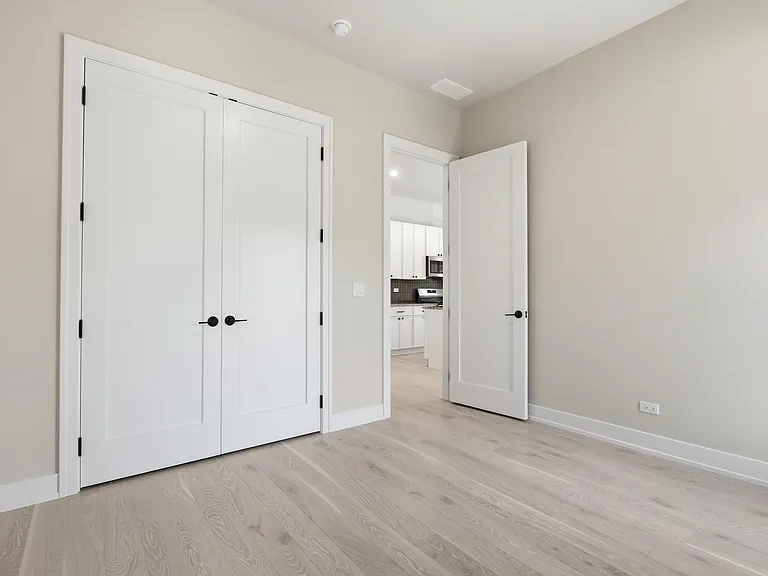 648 N Paulina St #CH — Photo 19