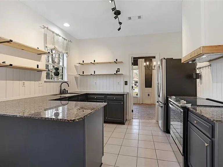 7033 Wynntree Dr — Photo 8
