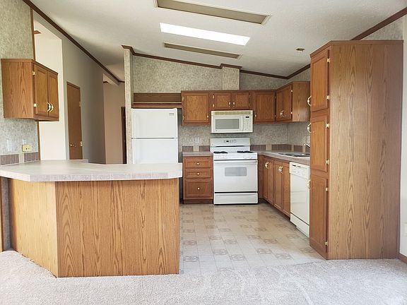 3rd image of 4850 Pasatiempo Dr