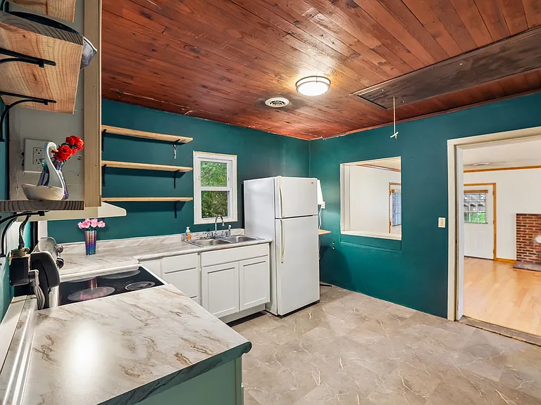 810 Velma Ln — Photo 17