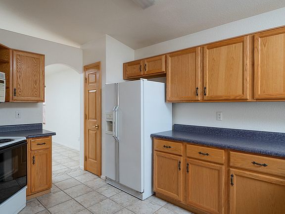 3rd image of 2581 W Saguaro Bluffs Dr