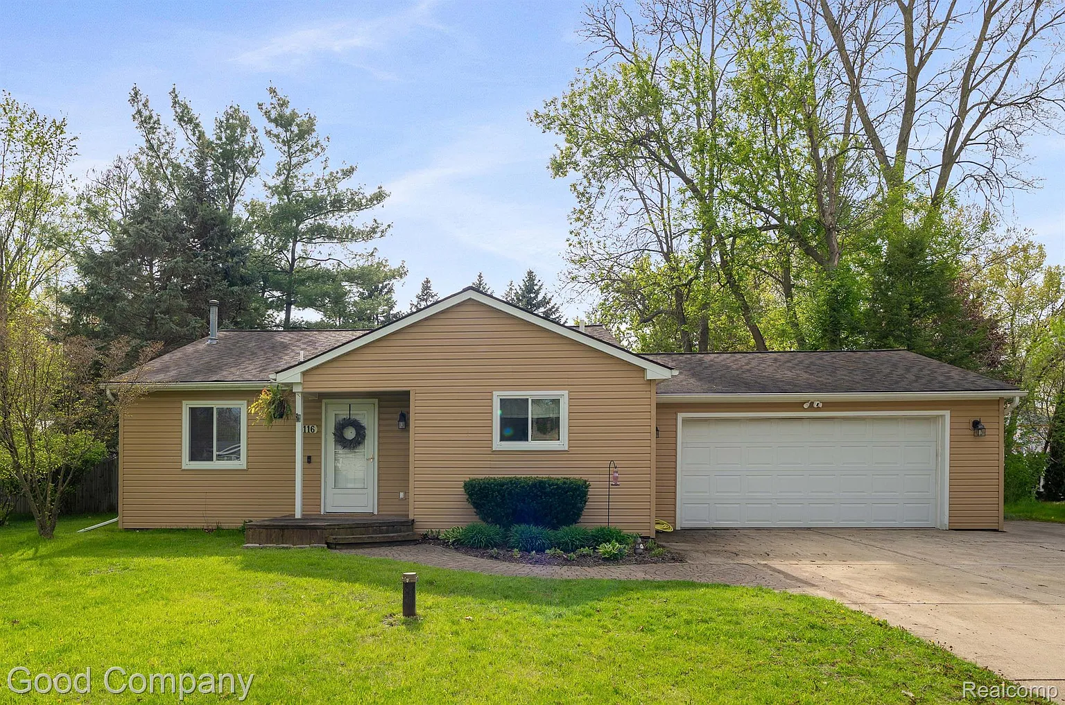 1116 Fairview St photo 1