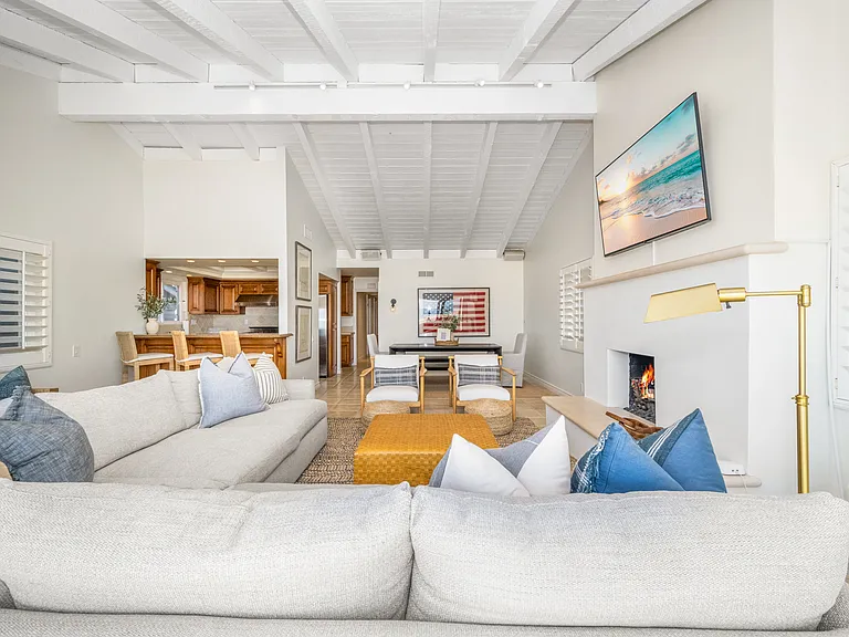 1706 W Oceanfront — Photo 7