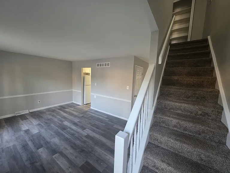 312 E Edgewater Way — Photo 5