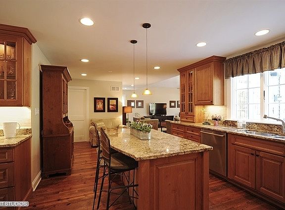 5th image of 1520 Jeffrey Ln