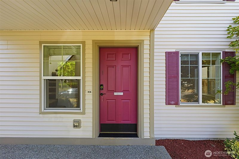 4th image of 2126 Charles Street