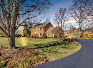 8233 Olde Tavern Rd, Roanoke, VA 24019