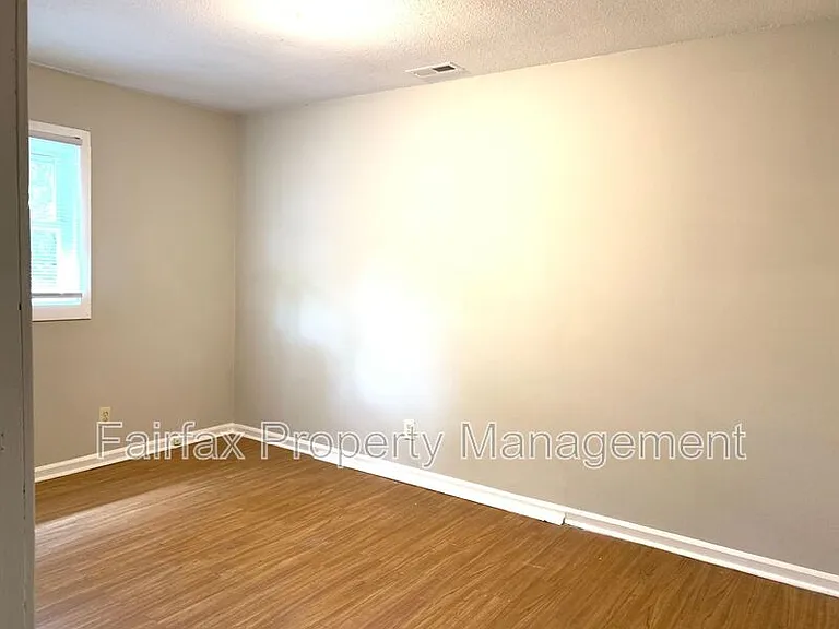 2418 Owen St #A — Photo 18