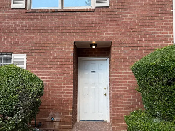 4534 Golf Vista Cir, Decatur, GA 30035