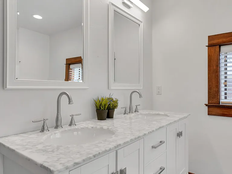 455 N Pearl St — Photo 16