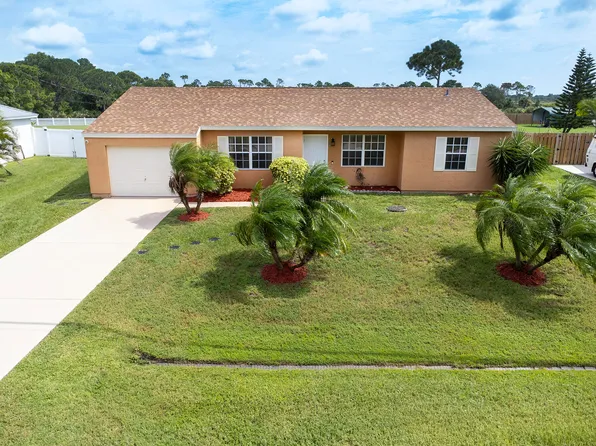 1657 SE North Blackwell Drive, Port St Lucie, FL 34952
