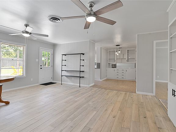 3rd image of 1007 Village Dr