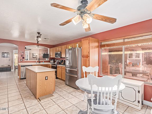 5th image of 540 S Chatsworth --